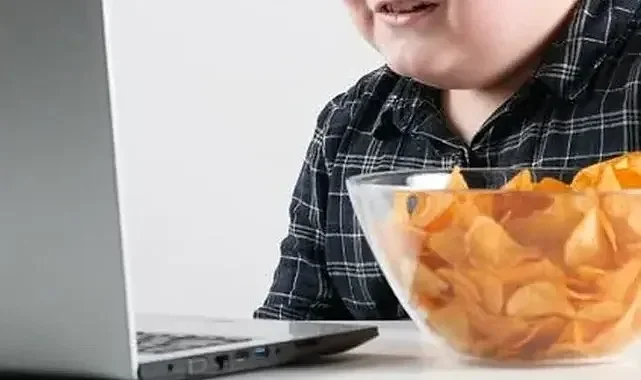 Ekran bağımlılığı ağız sağlığını da etkiliyor!