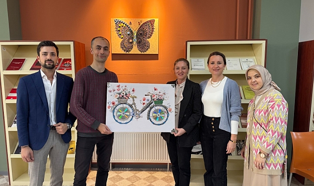 Elektronik atıklardan sanata çevreci dönüşüm