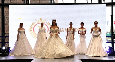 Evlilik Fuarı'nda gelinlik defilesi büyüledi