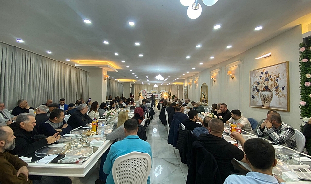 Evrensel Gazetesi okurları dayanışma gecesinde buluştu