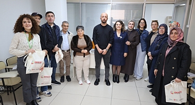 İzmit Belediyesi “Engelsiz Ebeveyn Akademisi” Cumhuriyet Yaşam Merkezi’ndeki ilk eğitimle başladı