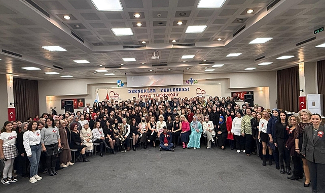 İzmit Belediyesi Öğretmenler Günü’nde eğitim emekçilerini buluşturdu