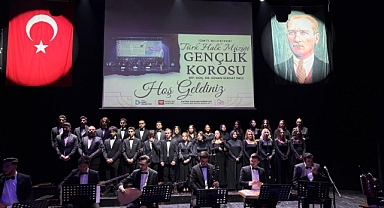 İzmit Belediyesi THM Gençlik Korosu’ndan muhteşem konser