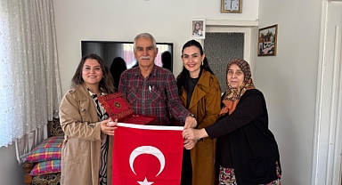 İzmit Belediyesinden Derince’de Kıbrıs Gazilerine anlamlı ziyaret