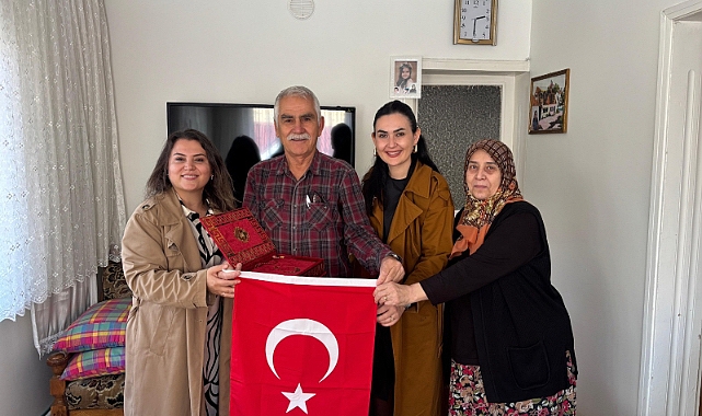 İzmit Belediyesinden Derince’de Kıbrıs Gazilerine anlamlı ziyaret