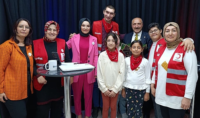 Kızılay Gebze’den Başkan Kurt’a Duygulandıran Sürpriz!