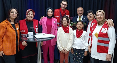 Kızılay Gebze’den Başkan Kurt’a Duygulandıran Sürpriz!