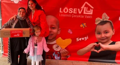 LÖSEV Bursa'da mutlu et paketleri dağıtıldı