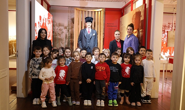 Minik yüreklerden Ata’ya sevgi dolu anma