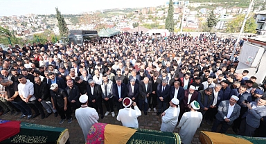 Yangında hayatını kaybedenler son yolculuğa uğurlandı