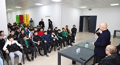 Başkan Büyükgöz Beylikbağıspor’un genç futbolcularıyla buluştu 