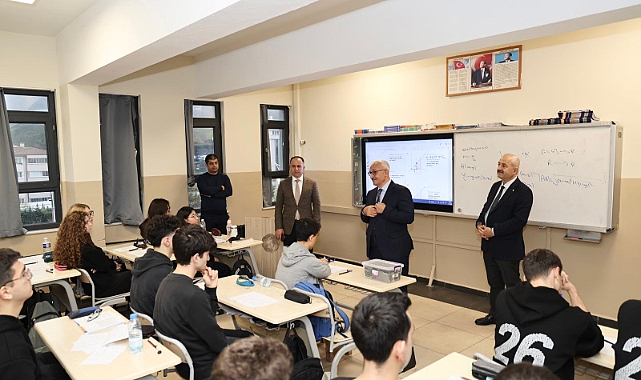 Başkan Büyükgöz ve Kaymakam Özyiğit'ten okul ziyareti