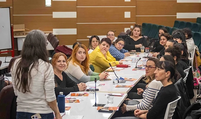 Bornova'da "Kadınların İnsan Hakları" için güçlü adım