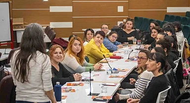 Bornova'da "Kadınların İnsan Hakları" için güçlü adım