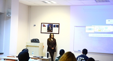 İzmit Belediyesinden gençlere Avrupa Fırsatları semineri