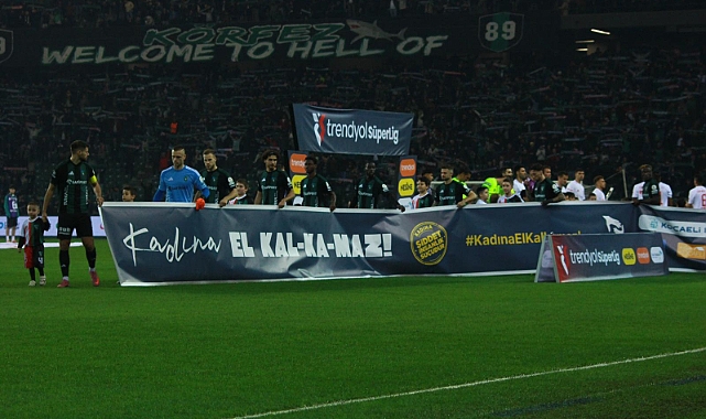 Kocaeli Stadyumu’nda kadına şiddete karşı güçlü mesaj verildi