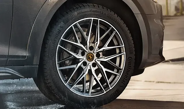 Uzmanından kış sürüşü uyarısı! Direksiyon başında tüm dikkatlerinizi yola verin