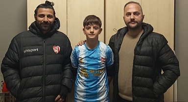 2013 Doğumlu Halil Kızyel Darıca Gençlerbirliği’ne Transfer Oldu