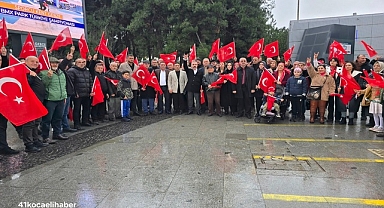 Gaziler ve Şehit Aileleri Gebze’de Tek Yürek: Bayrağa Uzanan Ele Tepki