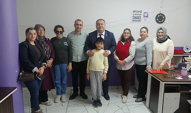 Gelecek Partisi Çayırova İlçe Başkanı İbrahim Fazlıoğlu' ndan Epilepsi ve Engelli Derneği'ne Anlamlı Ziyaret