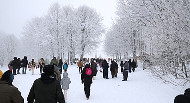 Kuzuyayla'da kar keyfi kış masalına dönüştü