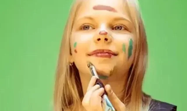 Makyaj yaşı 7–8'e düştü... Dijital içerikler çocukları etkiliyor