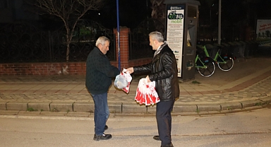 Alikahyalı emekçiler güne İzmit Belediyesinin ikramlarıyla başladı 