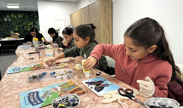 Atık malzemeleri sanata dönüştürdüler