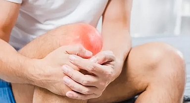 Diz ağrısını hafife almayın! Dizinizdeki 'çıt' sesi masum olmayabilir