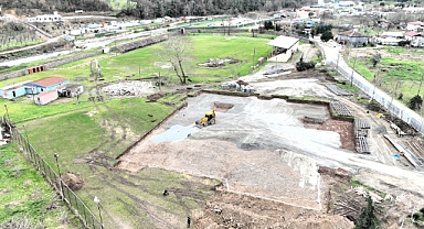 Gölcük Spor Kompleksi için kazma vuruldu