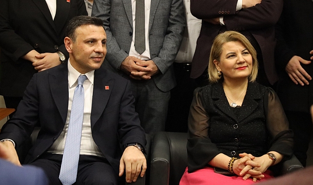 Özgür Çelik’ten Fatma Başkan’a övgü: “Türkiye’nin en başarılı belediye başkanlarımızdan”