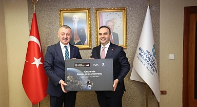 Bakan Kacır'dan Büyükşehir'e ziyaret