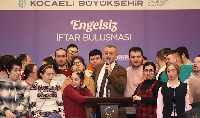 Büyükşehir'den özel bireylerle iftar! Başkan Büyükakın: “İşte mutluluk budur”