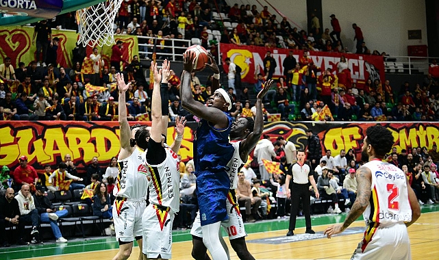 Çayırova Belediyesi, şampiyonluk yolunda hata yapmadı