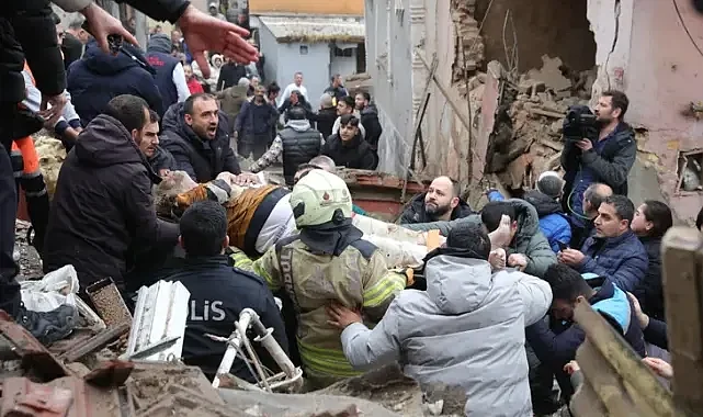 Fatih’te son durum: 1 ölü, 10 yaralı!