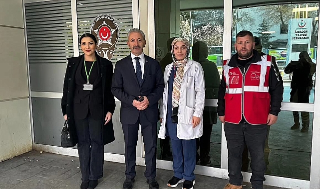 İzmit Belediyesinden sağlık çalışanlarına 14 Mart Tıp Bayramı ziyareti