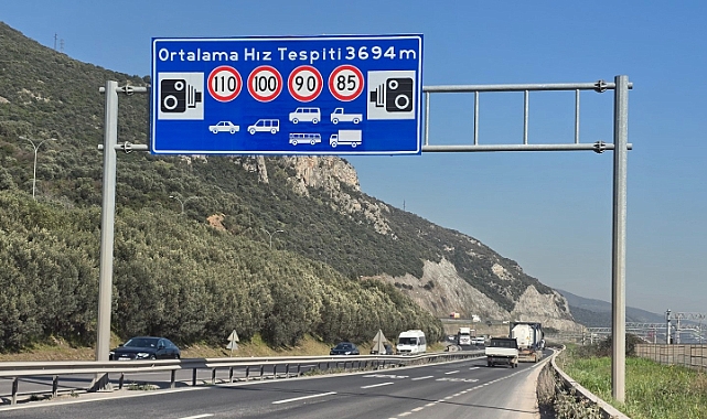 Kocaeli Büyükşehir, D-100’de EDS tabelalarını güncelledi