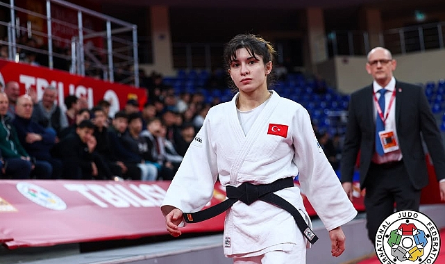 Kocaeli'nin altın kızı, Tuğçe Beder şampiyon!