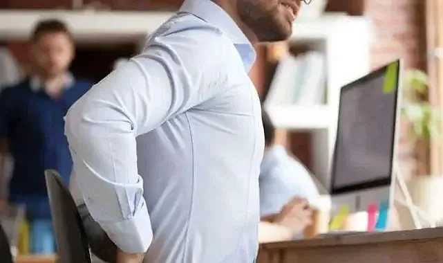 Ofis çalışanlarına uyarı! Hareketsiz yaşam omurga sağlığını tehdit ediyor