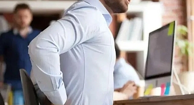 Ofis çalışanlarına uyarı! Hareketsiz yaşam omurga sağlığını tehdit ediyor