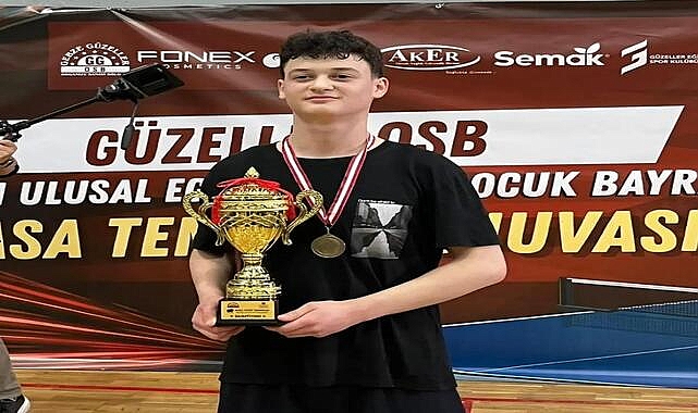 Darıcasporlu Futbolcu Masa Tenisinde Şampiyon Oldu