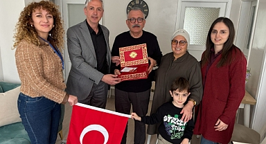 İzmit Belediyesi gazilere vefa ziyaretlerini sürdürüyor