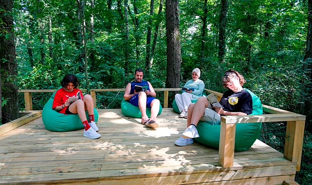 Orman Kütüphanesi'nde okuma keyfi bambaşka