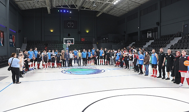 Özel çocuklar, Çayırova’nın dev adamlarıyla bir arada