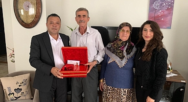 İzmit Belediyesi Gazi ailelerine vefa ziyaretlerine devam ediyor