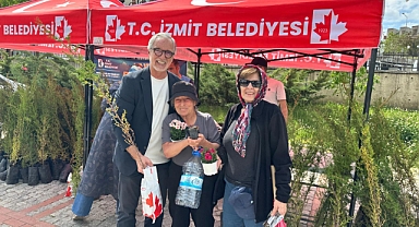 İzmit Belediyesinden geleneksel Arife mesaisi