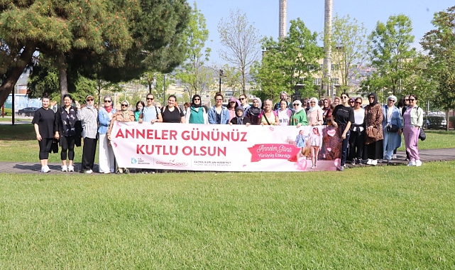 İzmit Belediyesinden Sağlıklı Yaşam Yürüyüşünde annelere anlamlı jest