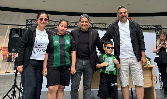 41 Burda AVM’de “Armanın Peşinde Bir Ömür” söyleşisine yoğun ilgi