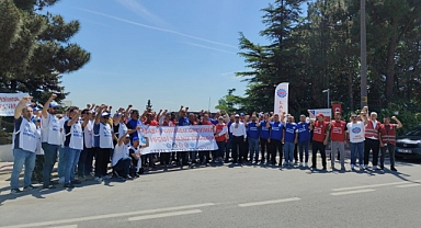 Gebze Sendikalar Birliği grevdeki P&G işçilerini ziyaret etti