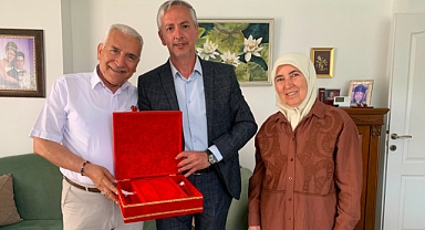 İzmit Belediyesi gazilere vefa ziyaretlerini sürdürüyor